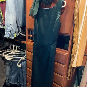 Green long dress, sleeveless.